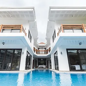 The Whitehouse By The Sea Villa